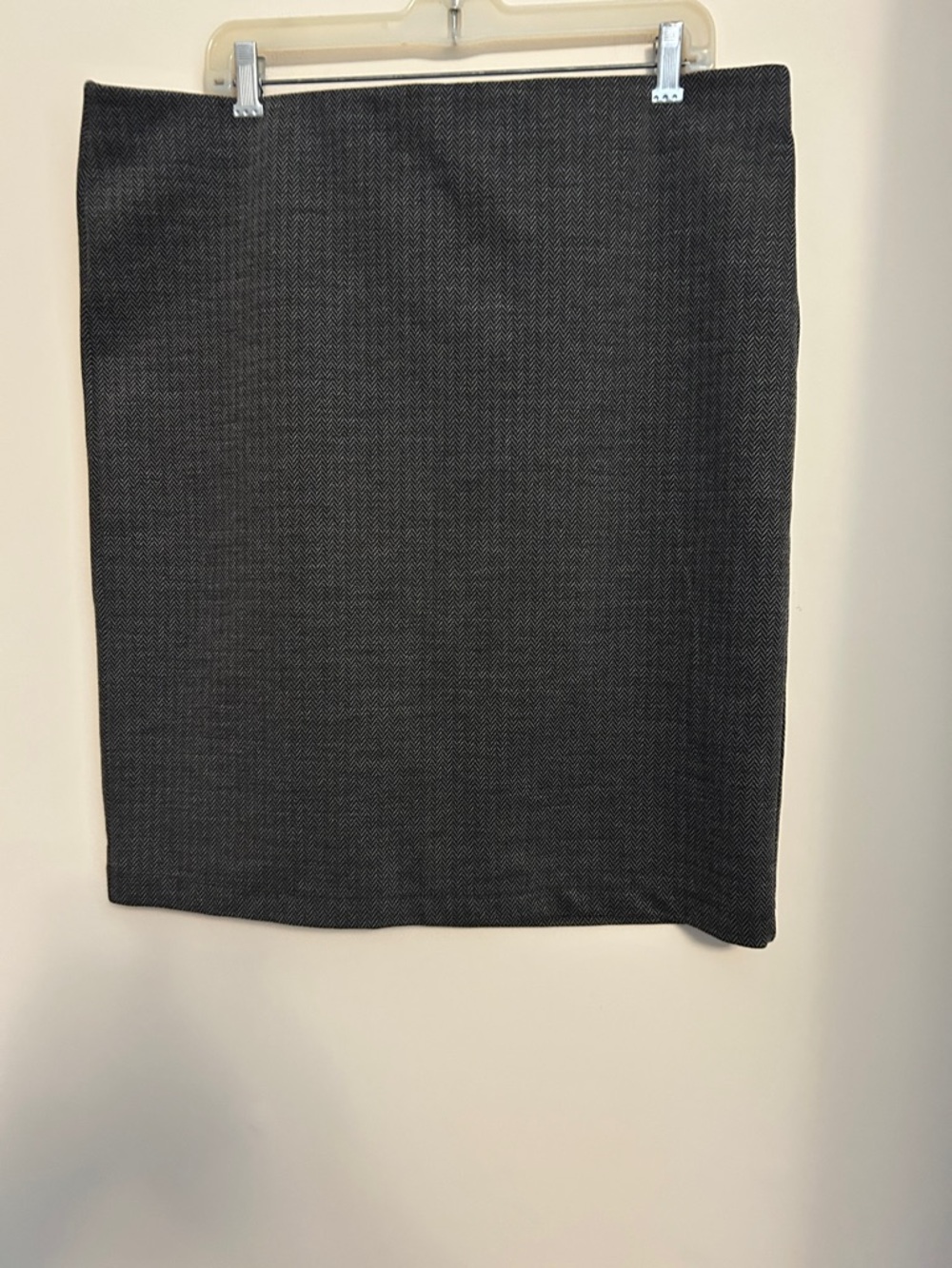 Loft pull on print skirt new with tags polyester/nylon.rayon size XL new w/tag